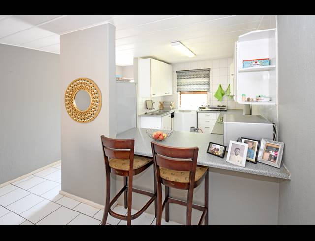 2 BEDROOM APARTMENT FOR SALE IN KEW
